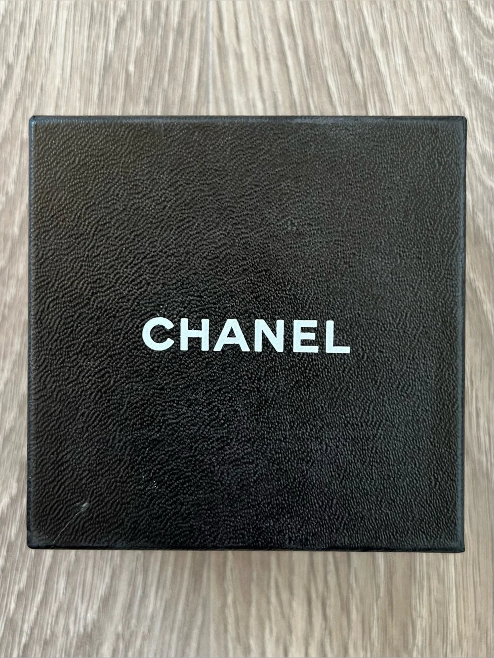 Chanel Box (BB382)